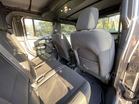 Certified 2021 Jeep Gladiator Sport image 35