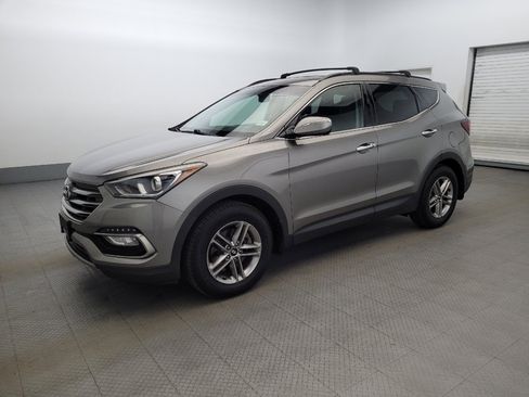 Used 2018 Hyundai Santa Fe Sport FWD image 2