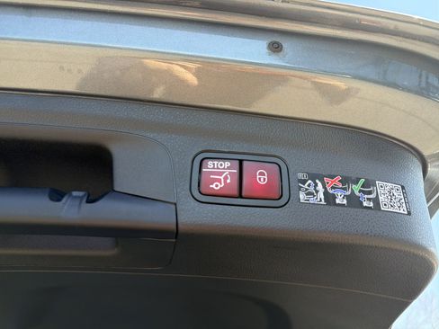 Used 2026 Mercedes-Benz GLE 350 4MATIC image 31