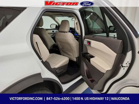 Certified 2022 Ford Explorer Platinum w/ Equipment Group 601A image 17