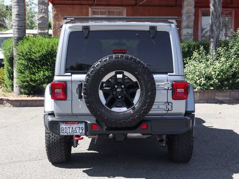 Used 2018 Jeep Wrangler Unlimited Rubicon w/ LED Lighting Group AWD/4WD image 7