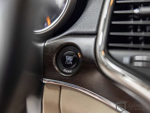 Used 2015 Jeep Grand Cherokee Limited AWD/4WD image 26