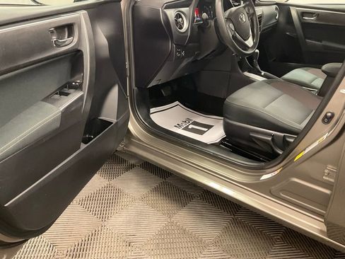 Used 2017 Toyota Corolla LE image 12