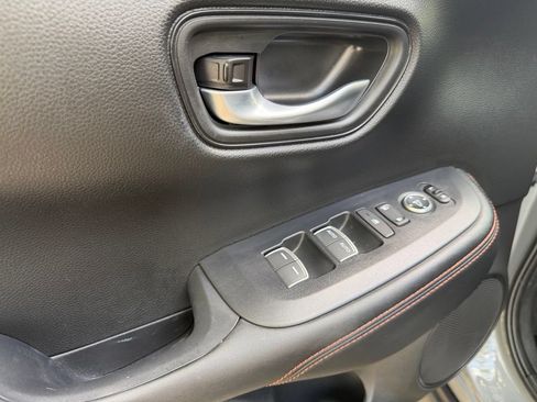 Certified 2025 Honda HR-V Sport image 15