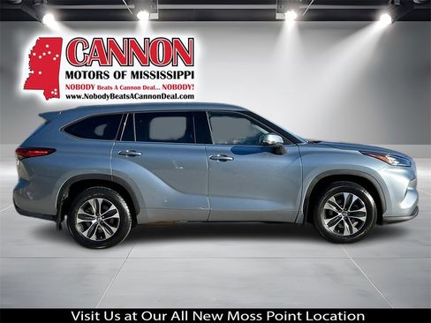 Used 2020 Toyota Highlander XLE image 7
