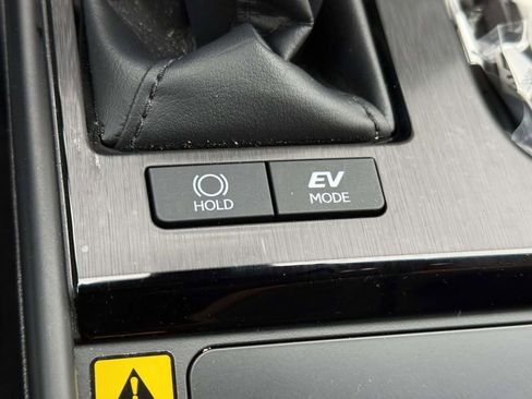 Used 2025 Lexus ES 300h w/ Premium Package image 24