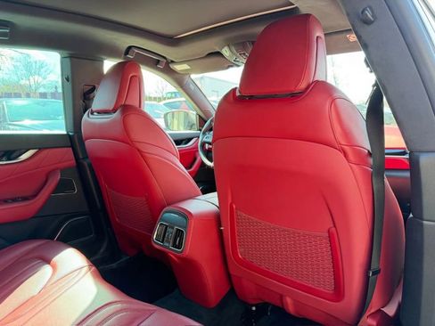 Used 2020 Maserati Levante GranSport image 23