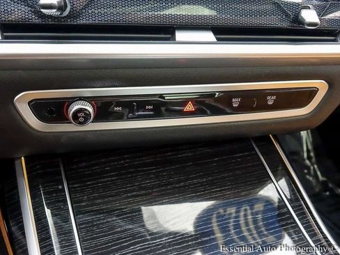 Used 2023 BMW X7 xDrive40i w/ M Sport Package image 22