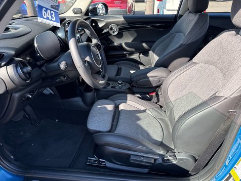 Used 2023 MINI Cooper SE image 4
