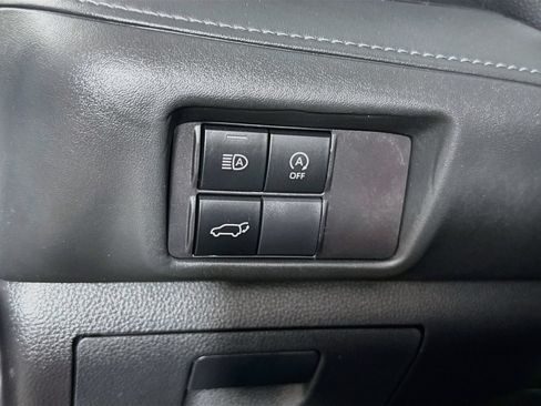 Used 2023 Toyota Highlander LE AWD/4WD image 11