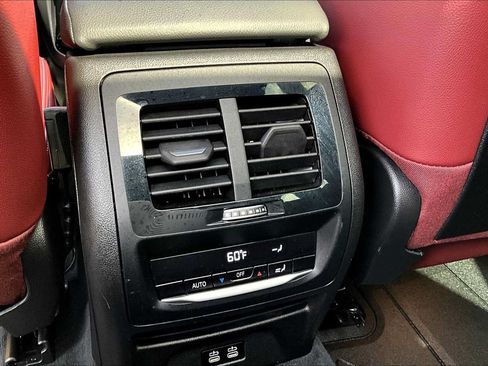 Used 2024 BMW X3 sDrive30i w/ Premium Package RWD image 31