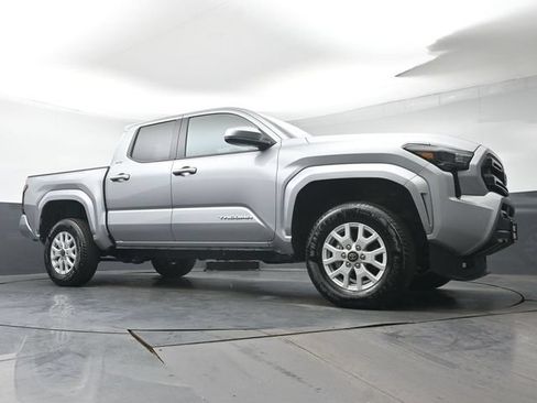 Used 2026 Toyota Tacoma SR5 AWD/4WD image 37