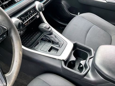 Used 2021 Toyota RAV4 LE image 14