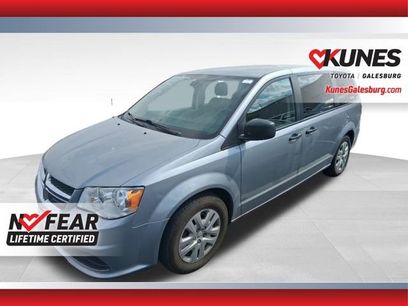 Used 2019 Dodge Grand Caravan SE w/ UConnect Hands-Free Group