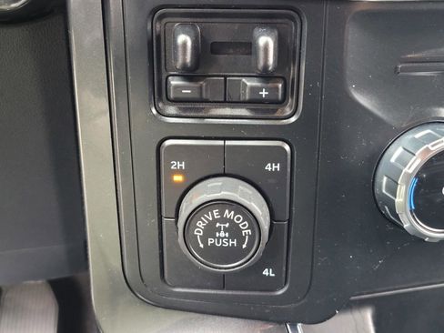 Certified 2022 Ford F150 XLT w/ Equipment Group 302A High image 25