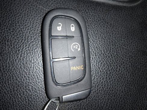 Used 2013 RAM 1500 Laramie w/ Convenience Group RWD image 32