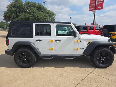 Used 2023 Jeep Wrangler Unlimited Sport AWD/4WD image 6