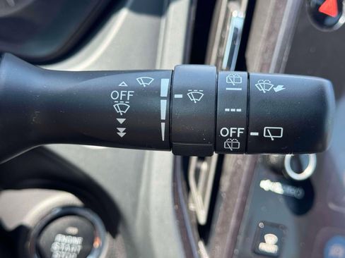 Certified 2025 Subaru Forester Premium AWD/4WD image 18
