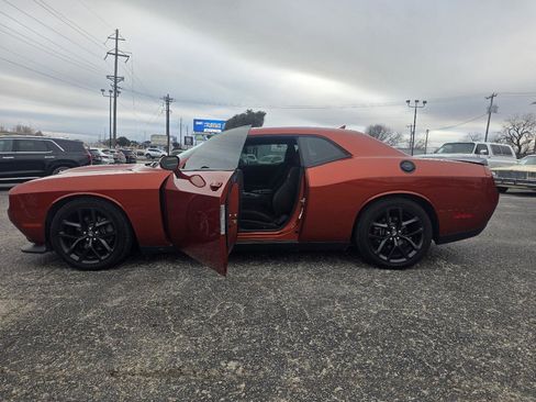 Used 2020 Dodge Challenger GT w/ Blacktop Package image 9