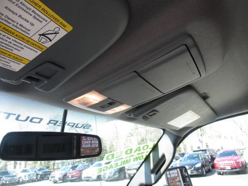 Used 2016 Ford F250 Lariat w/ Chrome Package image 17