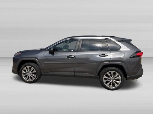 Used 2022 Toyota RAV4 XLE Premium AWD/4WD image 8
