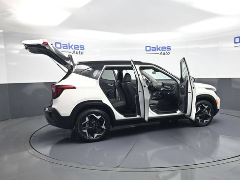 Certified 2026 Kia Seltos S FWD image 53