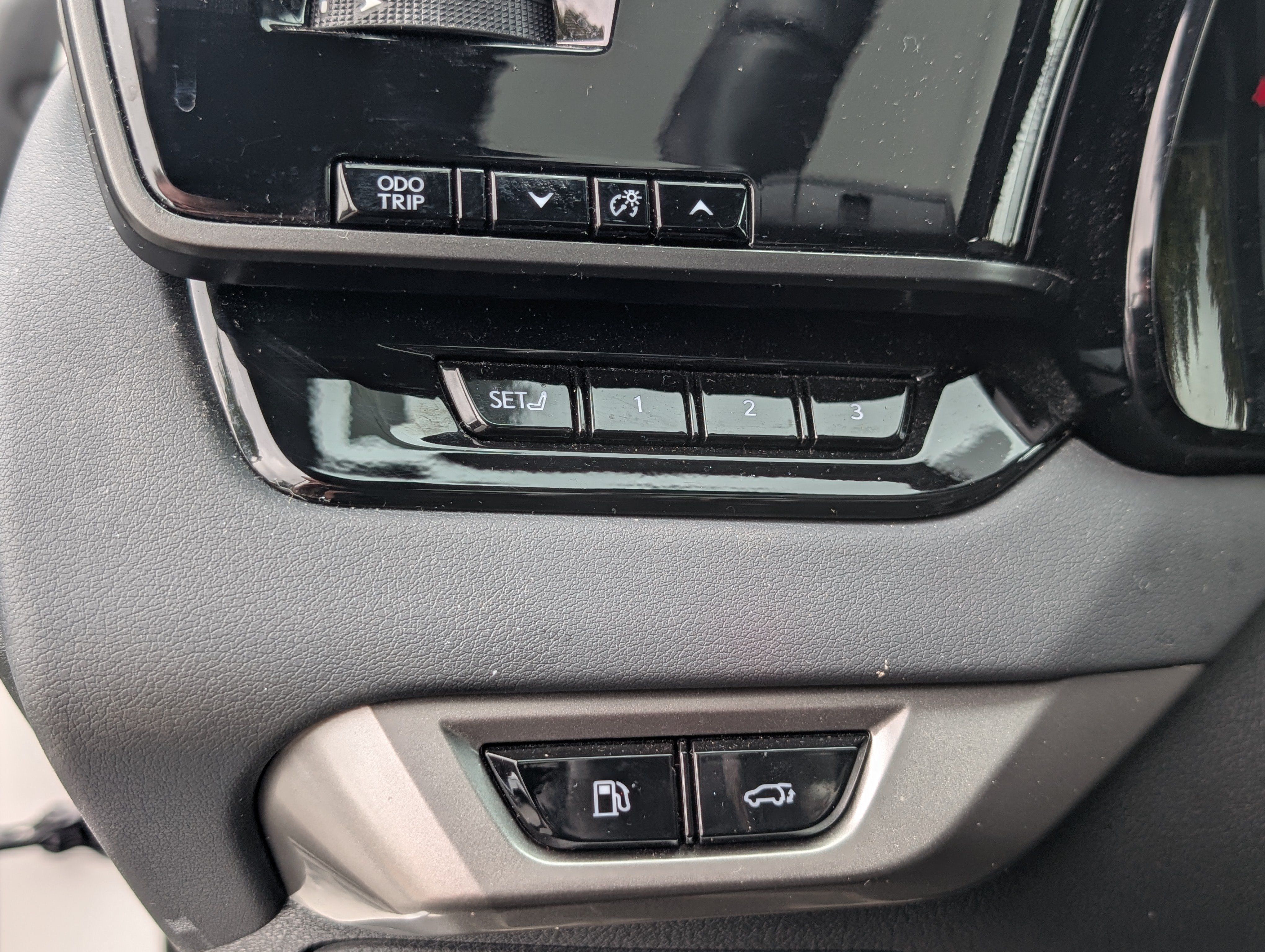 Used 2024 Lexus RX 350 Premium w/ Accessory Package (P2) AWD/4WD image 22