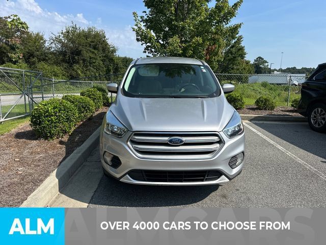 Used 2019 Ford Escape SE FWD image 2