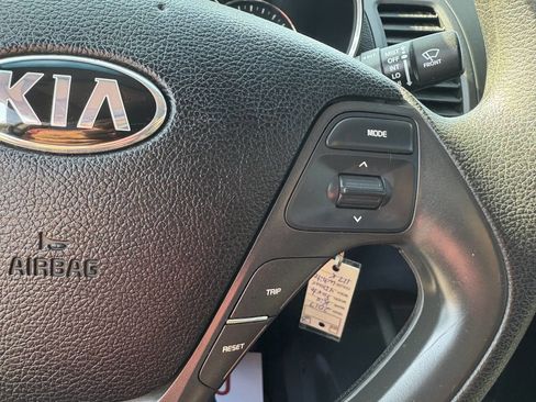 Used 2017 Kia Forte LX image 26