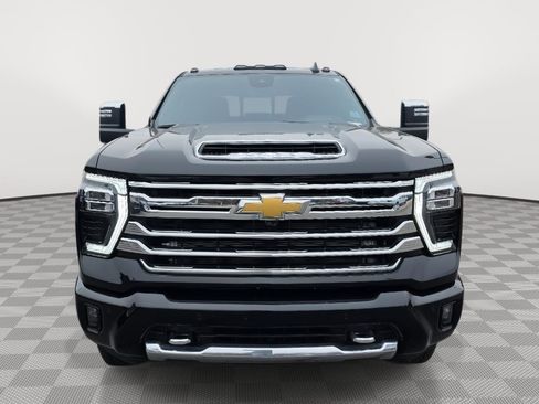 Used 2024 Chevrolet Silverado 2500 High Country w/ Technology Package image 2