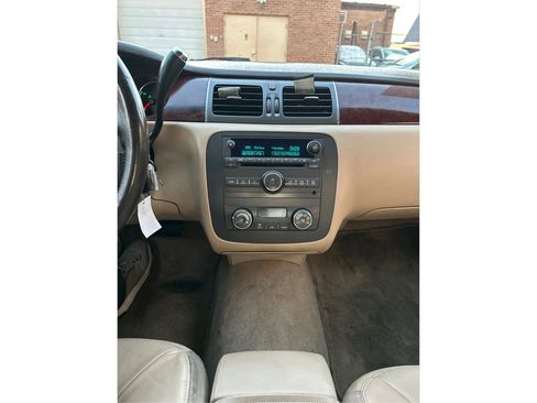 Used 2011 Buick Lucerne CXL w/ Driver Confidence Package image 17