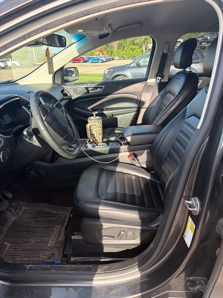 Used 2019 Ford Edge SEL w/ Equipment Group 201A AWD/4WD image 4