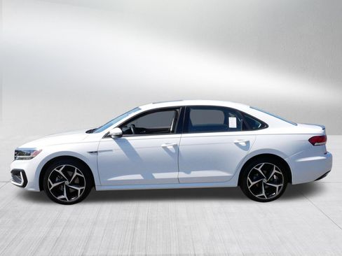 Used 2020 Volkswagen Passat 2.0T R-Line FWD image 4