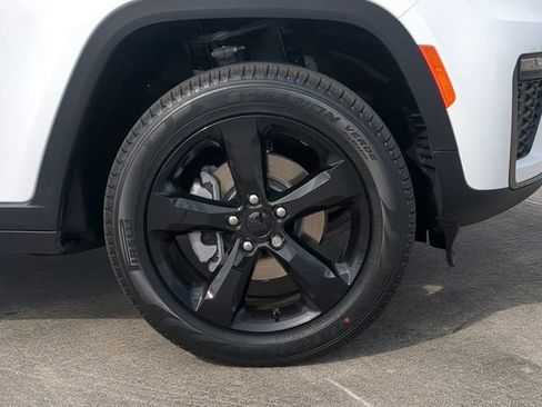 New 2026 Jeep Grand Cherokee Limited w/ Limited Altitude Package AWD/4WD image 11