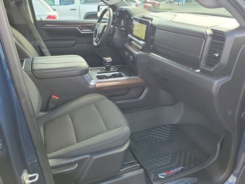 Used 2023 Chevrolet Silverado 1500 LT AWD/4WD image 18