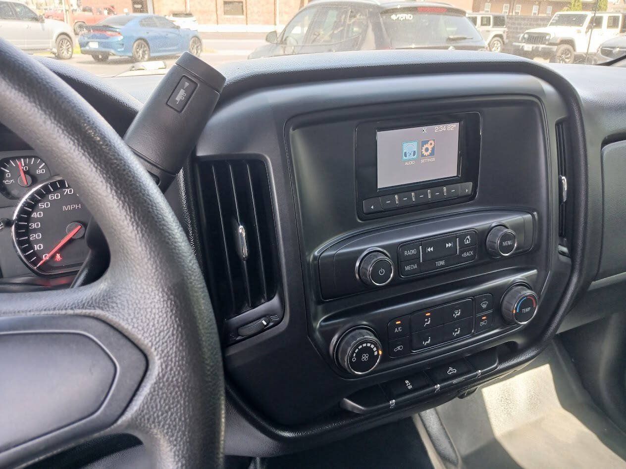 Used 2015 Chevrolet Silverado 1500 W/T RWD image 3
