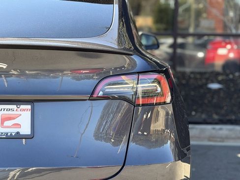 Used 2020 Tesla Model Y Performance image 16