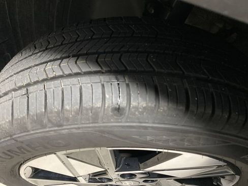 Certified 2025 Hyundai Kona SEL image 32