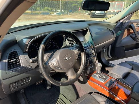 Used 2014 INFINITI QX70 AWD w/ Sport Technology Package image 12