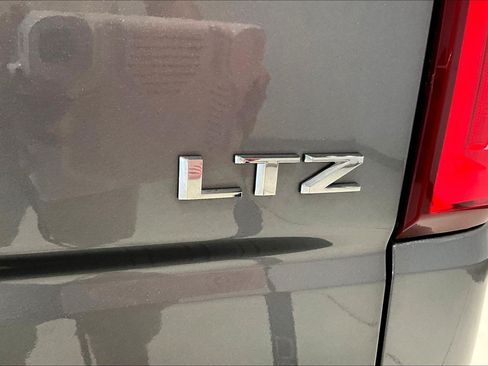 Used 2022 Chevrolet Silverado 1500 LTZ w/ LTZ Premium Package AWD/4WD image 26