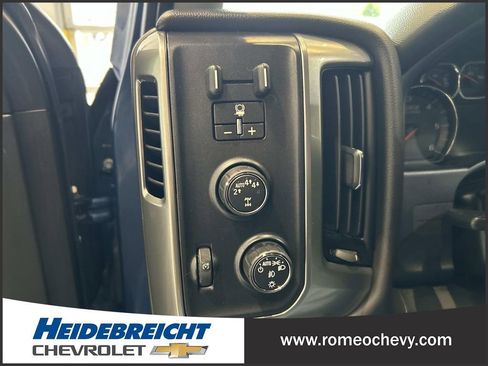 Used 2018 Chevrolet Silverado 1500 LT w/ All Star Edition AWD/4WD image 32