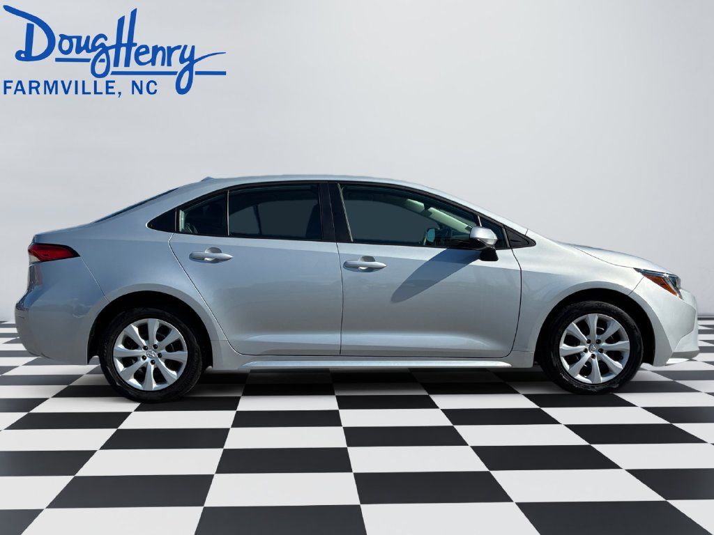 Used 2024 Toyota Corolla LE FWD image 6
