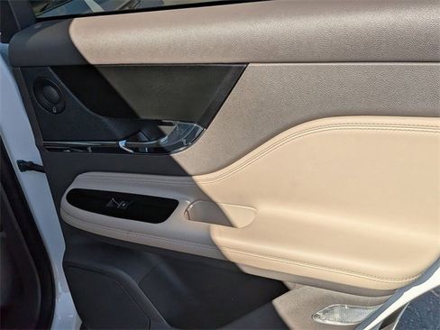 Used 2020 Lincoln Corsair Reserve image 33