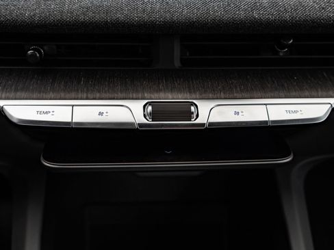Used 2024 Lucid Air Pure RWD image 31