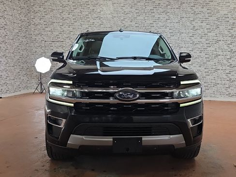 Used 2024 Ford Expedition Max Limited image 3