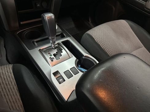 Used 2022 Toyota 4Runner SR5 AWD/4WD image 39