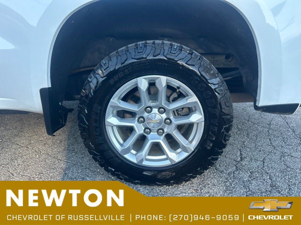 Used 2023 Chevrolet Silverado 1500 LT AWD/4WD image 45