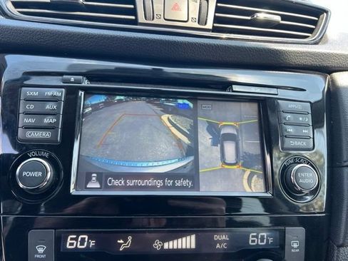 Used 2017 Nissan Rogue SV w/ SV Premium Package FWD image 19