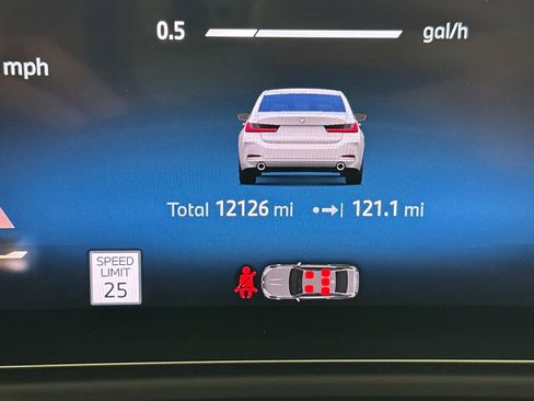 Certified 2025 BMW 330i 330i w/ Convenience Package image 33