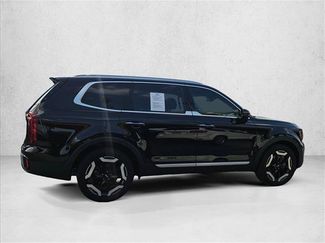 Used 2023 Kia Telluride S w/ S Sunroof Package FWD video 4